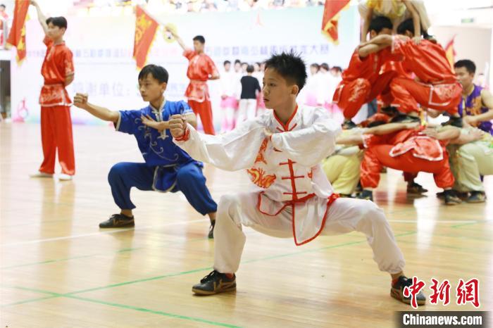 2019年国际五祖拳暨南少林传统武术大赛开幕式演出。　林楷煜 摄